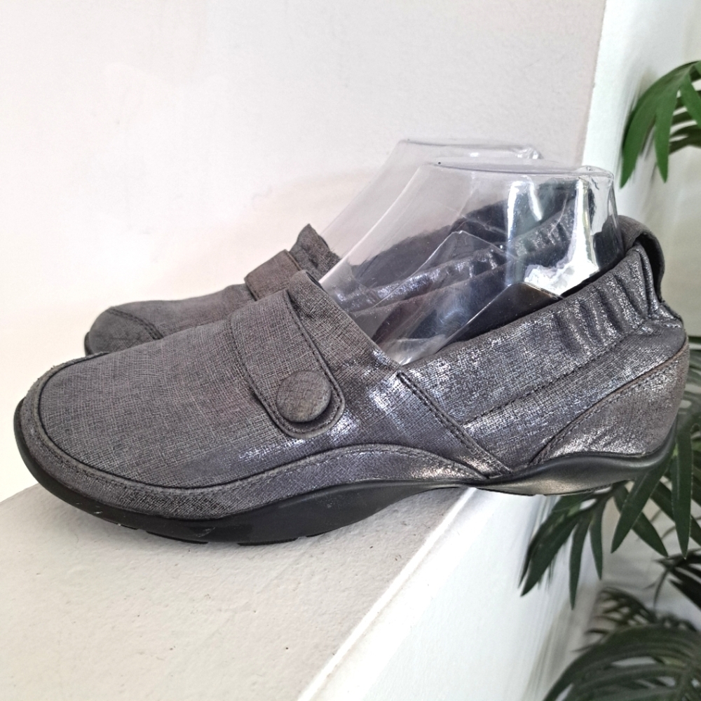Women's Gray Loafers